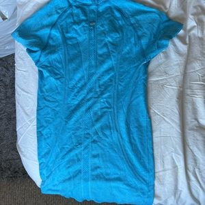 Lululemon T-shirt